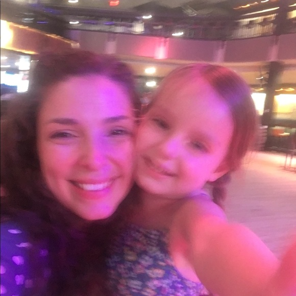 Meet your Posher, Alexandra - Picture 1 of 1